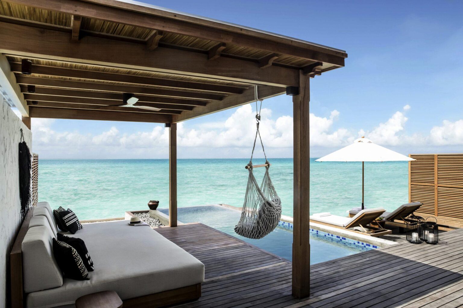 Fairmont-Maldives-luksusowe-hotele-na-Malediwach-ekskluzywane-wakacje-na-Malediwach-wczasy-na-Malediwach-szyte-na-miare-41.jpg