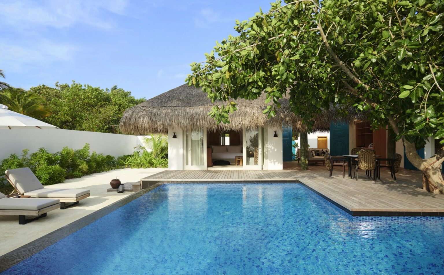 Fairmont-Maldives-luksusowe-hotele-na-Malediwach-ekskluzywane-wakacje-na-Malediwach-wczasy-na-Malediwach-szyte-na-miare-57.jpg