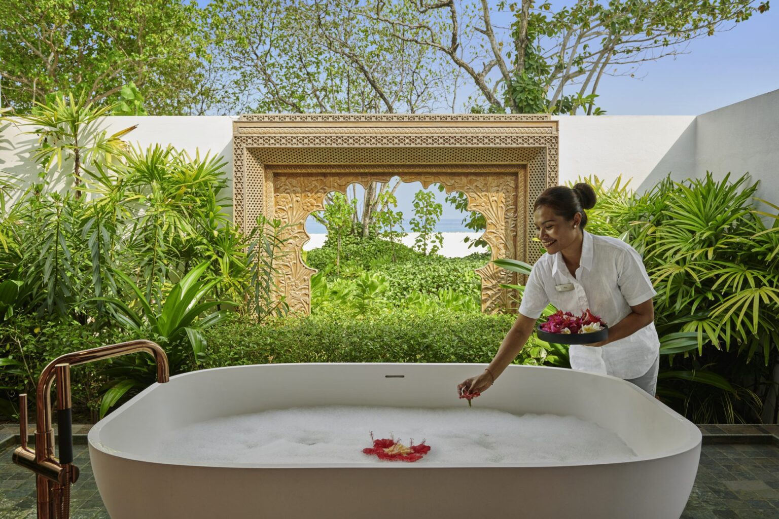 Fairmont-Maldives-luksusowe-hotele-na-Malediwach-ekskluzywane-wakacje-na-Malediwach-wczasy-na-Malediwach-szyte-na-miare-69.jpg