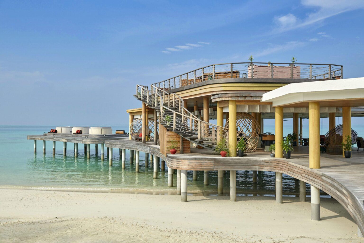Fairmont-Maldives-luksusowe-hotele-na-Malediwach-ekskluzywane-wakacje-na-Malediwach-wczasy-na-Malediwach-szyte-na-miare-70.jpg
