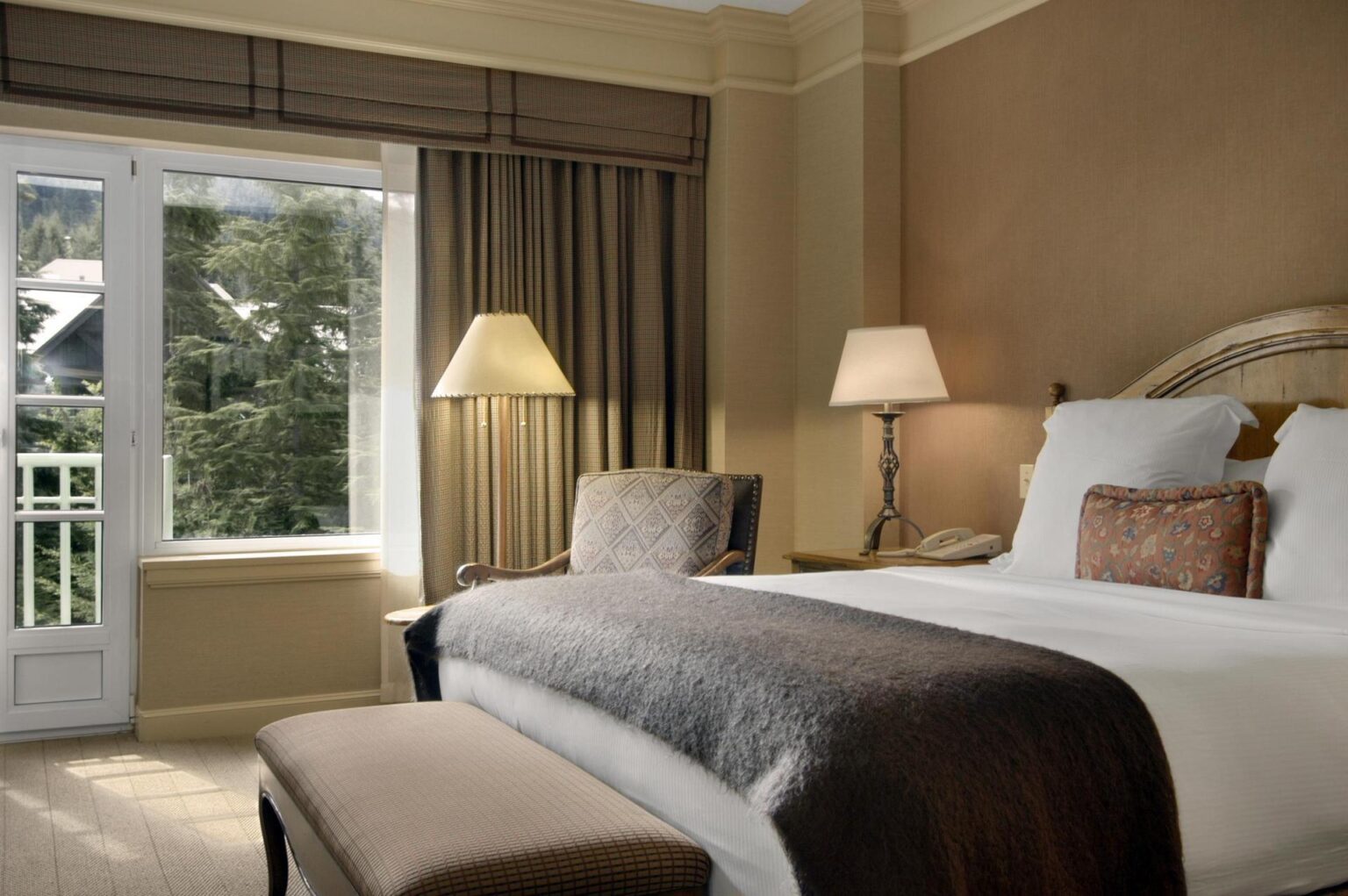 Fairmont_Gold_Executive_Suite_478607_standard.jpg