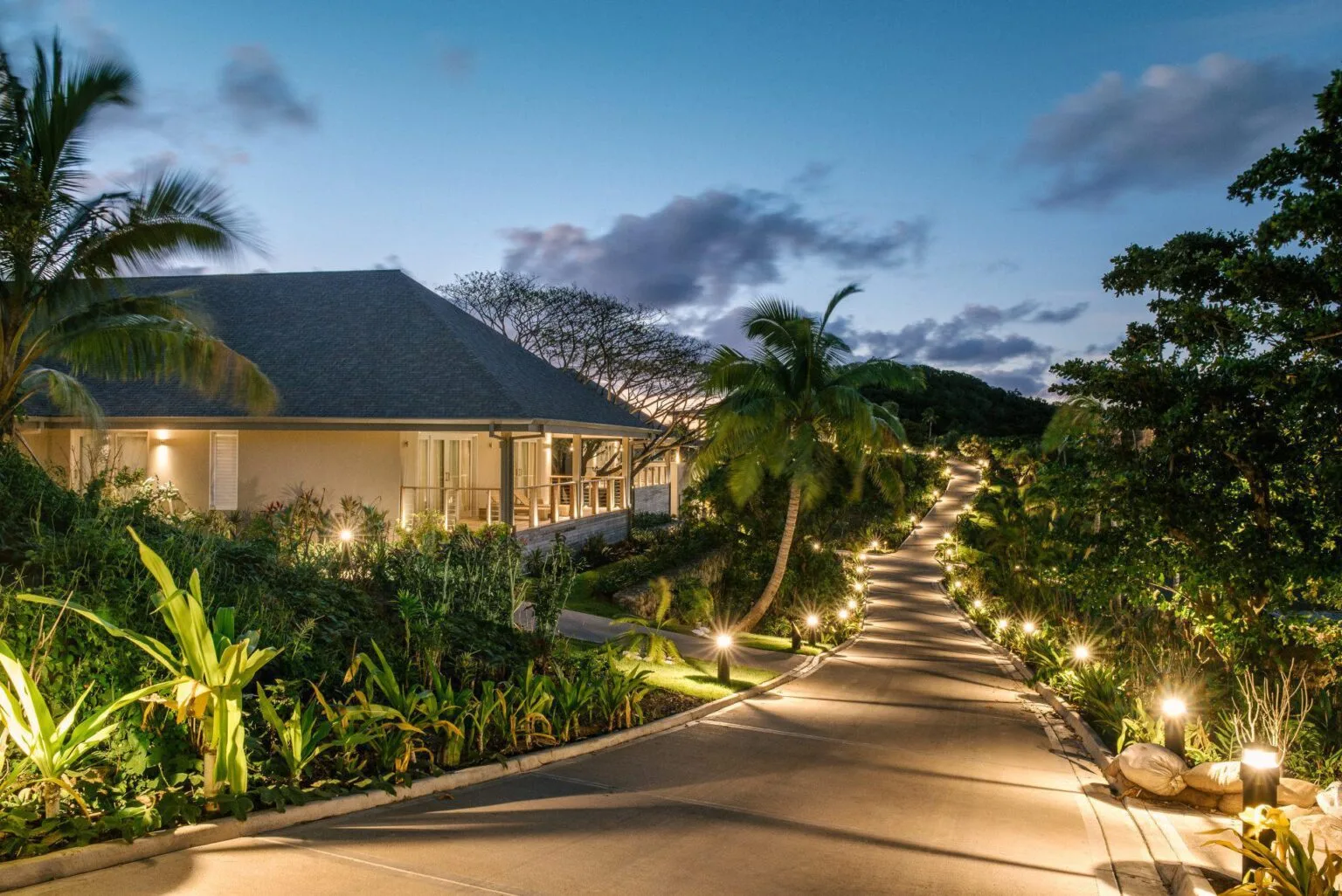 Роскошная резиденция с пятью спальнями-Астролябия-Экстерьер.jpg