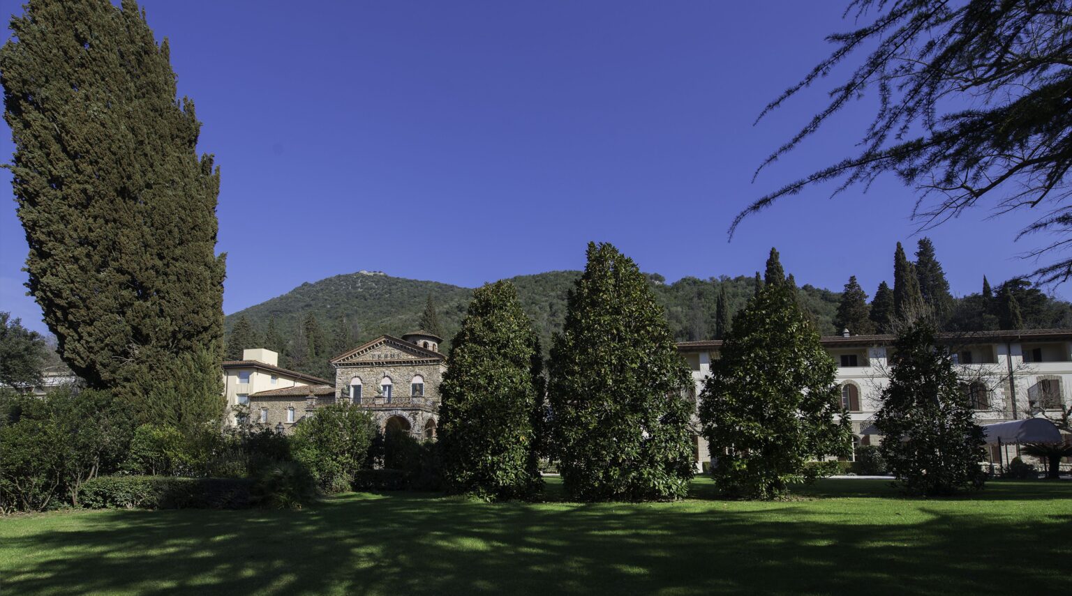 Thermal yoga - Grotta Giusti