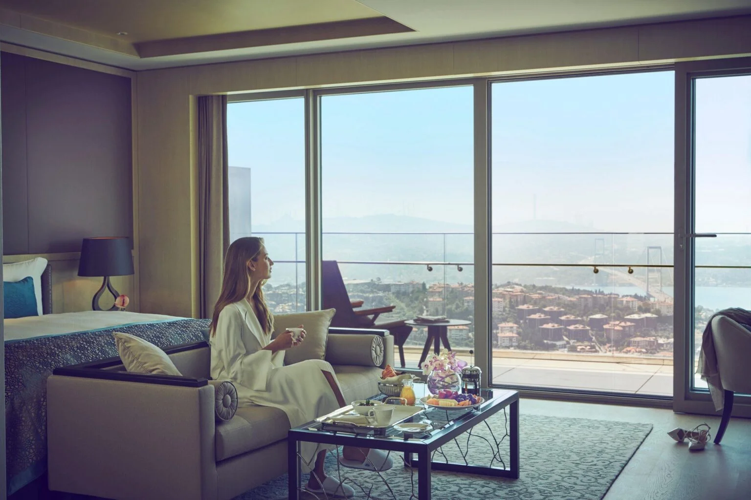 Horizon-residence-bedroom-with-view_1553984_high.jpg