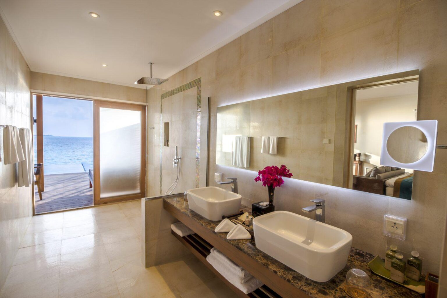 HurawalhiOceanPoolVillaBathroomInterior-1600x1067-1.jpg