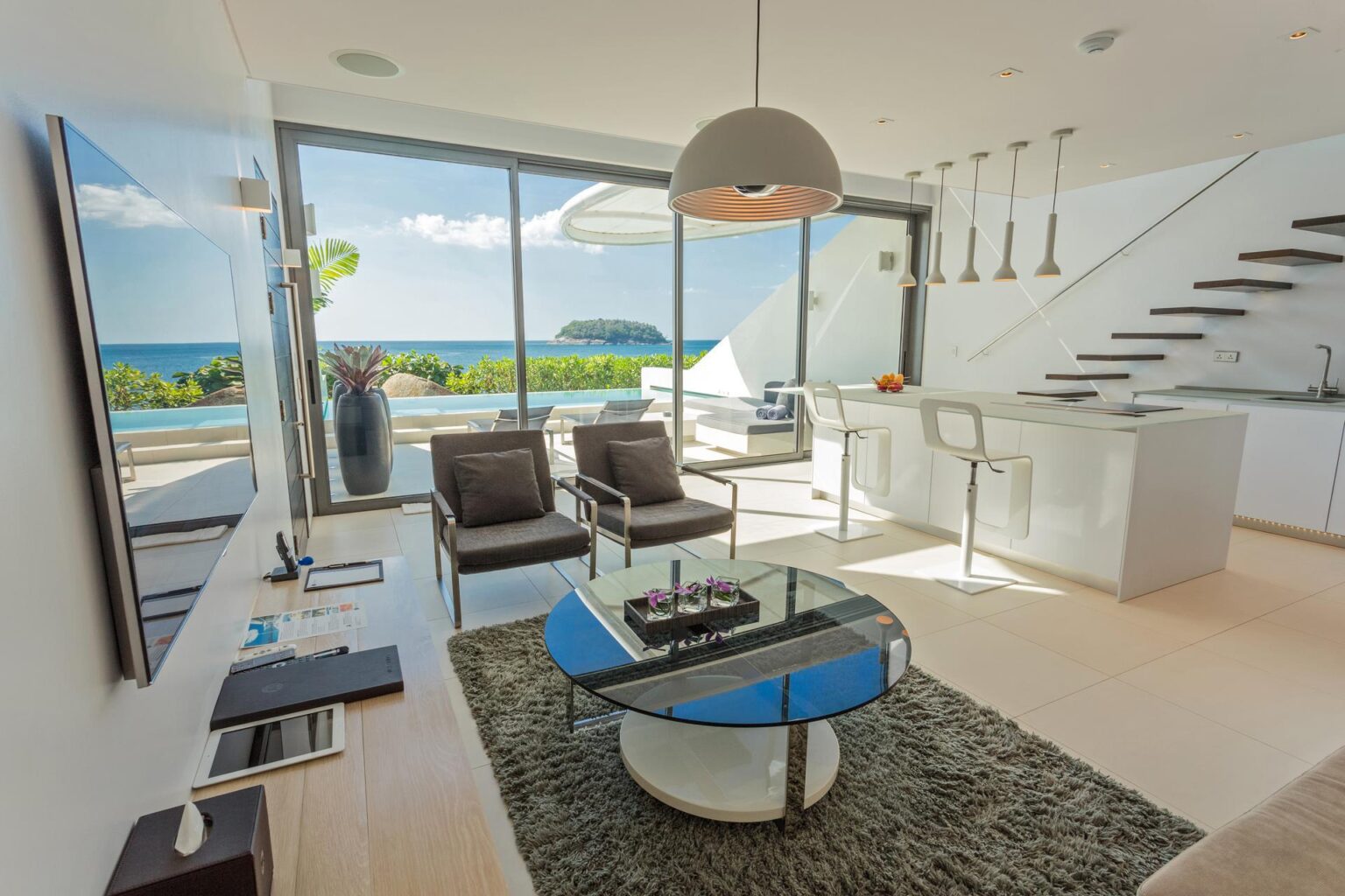 IMG_0098_skyvillaoceanloft_day_interior_oceanview.jpg