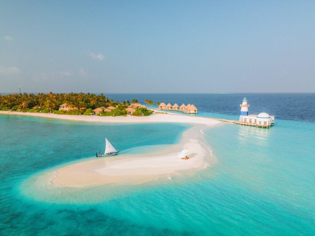 InterContinental Maldives Maamunagau Resort,Bliskość do lotniska w Male,Prywatne baseny i zajęcia dla dzieci