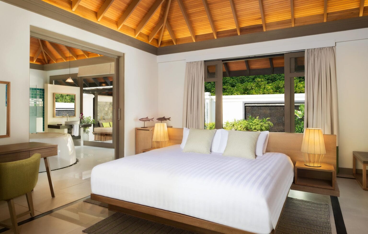 JA-Manafaru-One-Bedroom-Beach-Suite-with-Private-Infinity-Pool_Bedroom.jpg