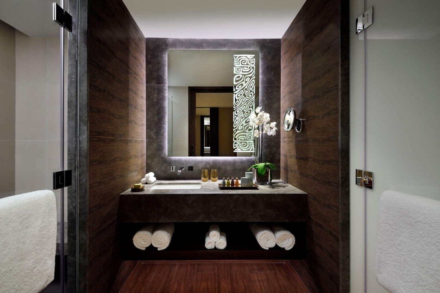 Junior-Family-Suite-bathroom.jpg