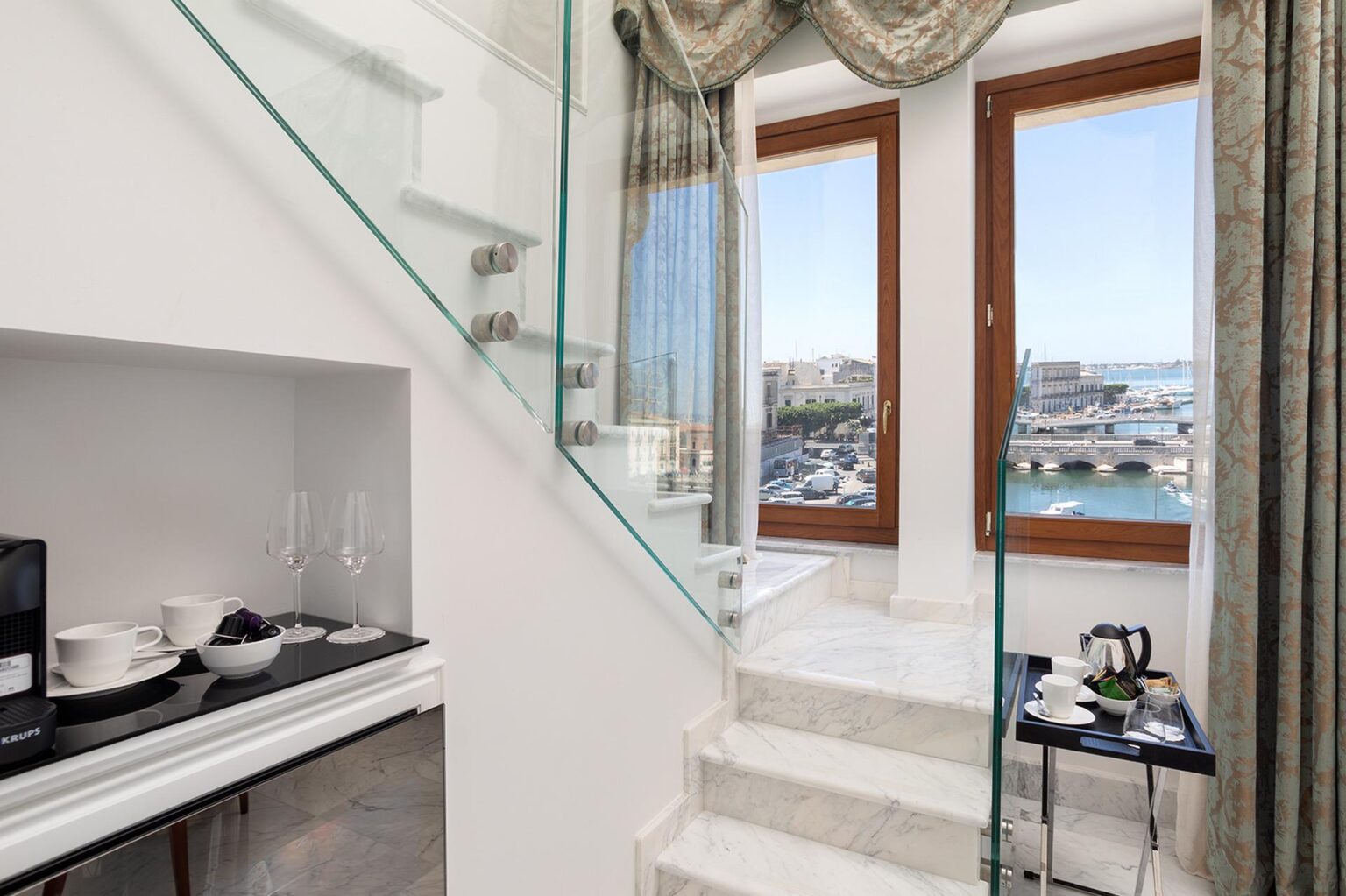 Junior-Suite-Duplex-Sea-view-005_WebRes.jpg