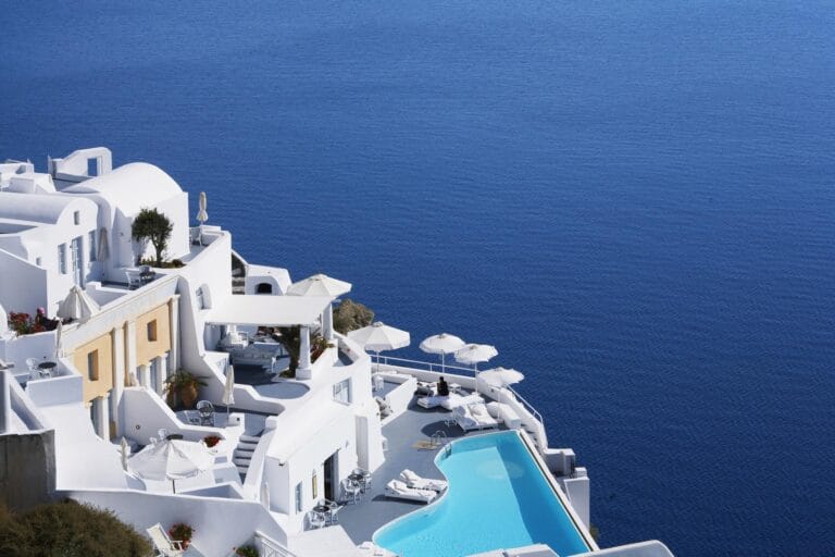 Katikies Santorini,Według „Travel+Leisure” jeden z najlepszych hoteli w Grecji