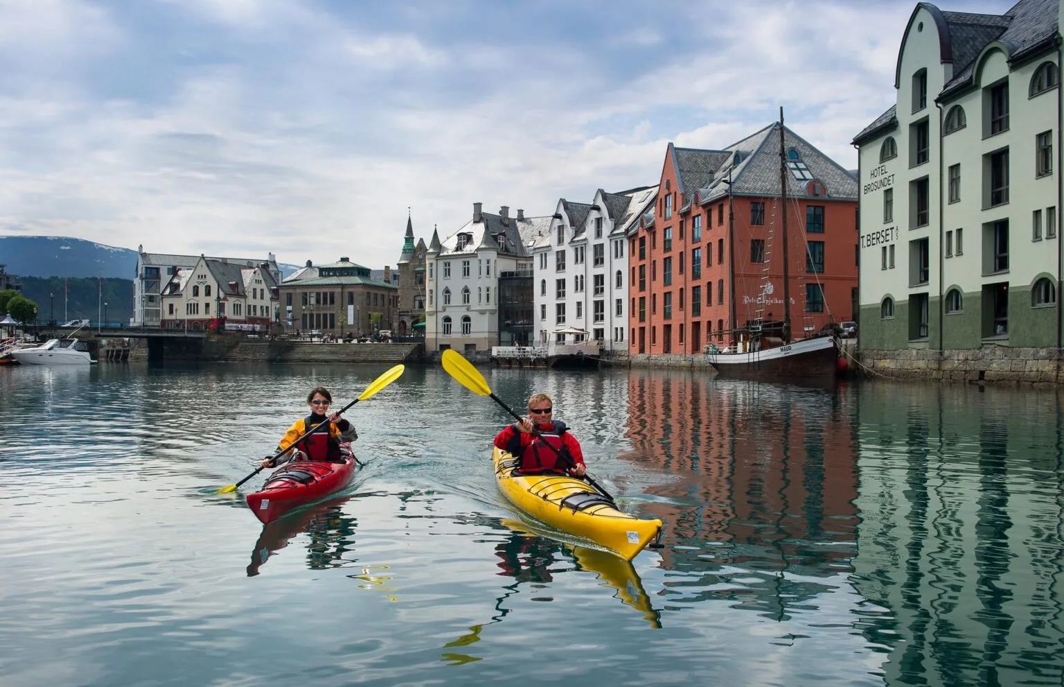 Kayak_PhotoCredit_FjordNorway_fjordnorway.com_.jpg
