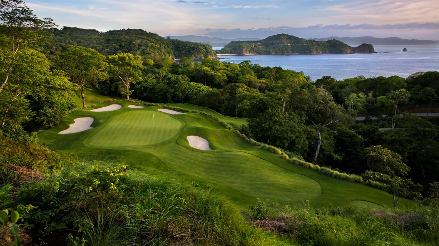 Kostaryka-Four-Seasons-Penisula-Papagayo-golf.jpg