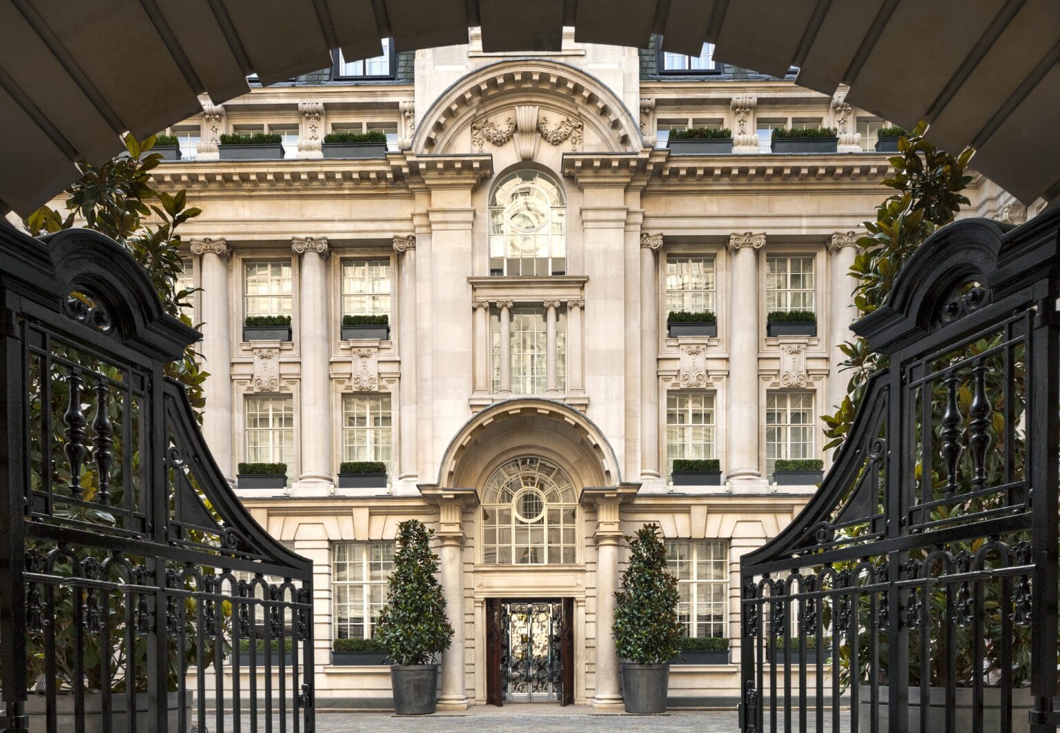 LDN_61383350_Entrance-Wrought_Iron_Gates.jpg