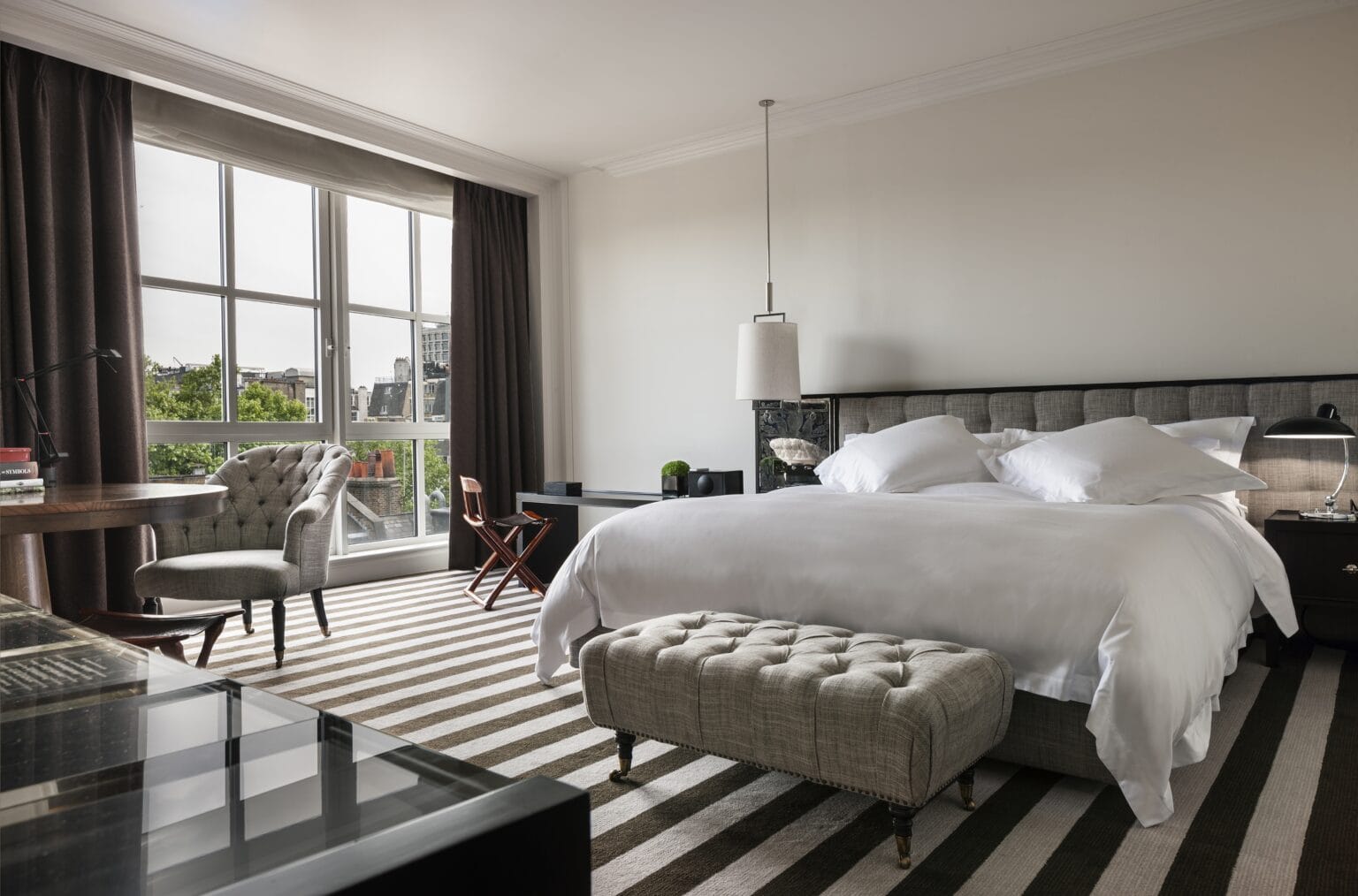 LDN_61383674_Rosewood_London_Executive_Room.jpg