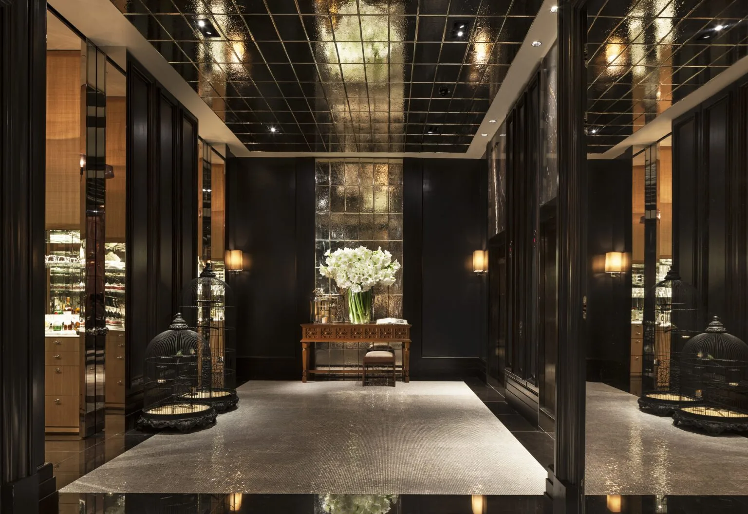 LDN_61383724_Rosewood_London_Lobby_4.jpg