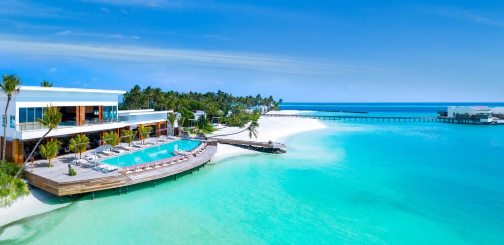 Jumeirah Maldives Ohahali,Wyspa Ohahali,Romantyczna kolacja pod gwieździstym niebem,nauka jazdy na nartach wodnych  oraz rejsy katamaranem,Ekskluzywny kompleks Jumeirah Maldives Ohahali znajduje się wyspie Olhahali o powierzchni 6 ha,Hotel w którym obejrzycie film jak w kinie!