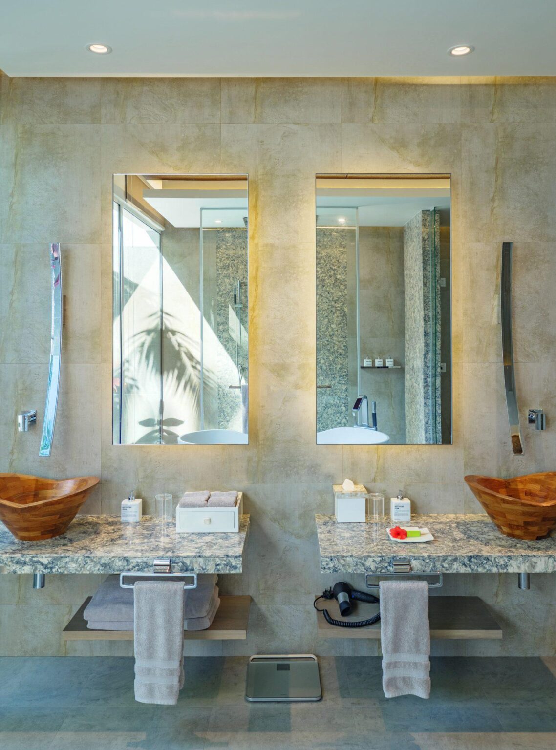 LUX_NMA_Villa_Bathroom-8.jpg