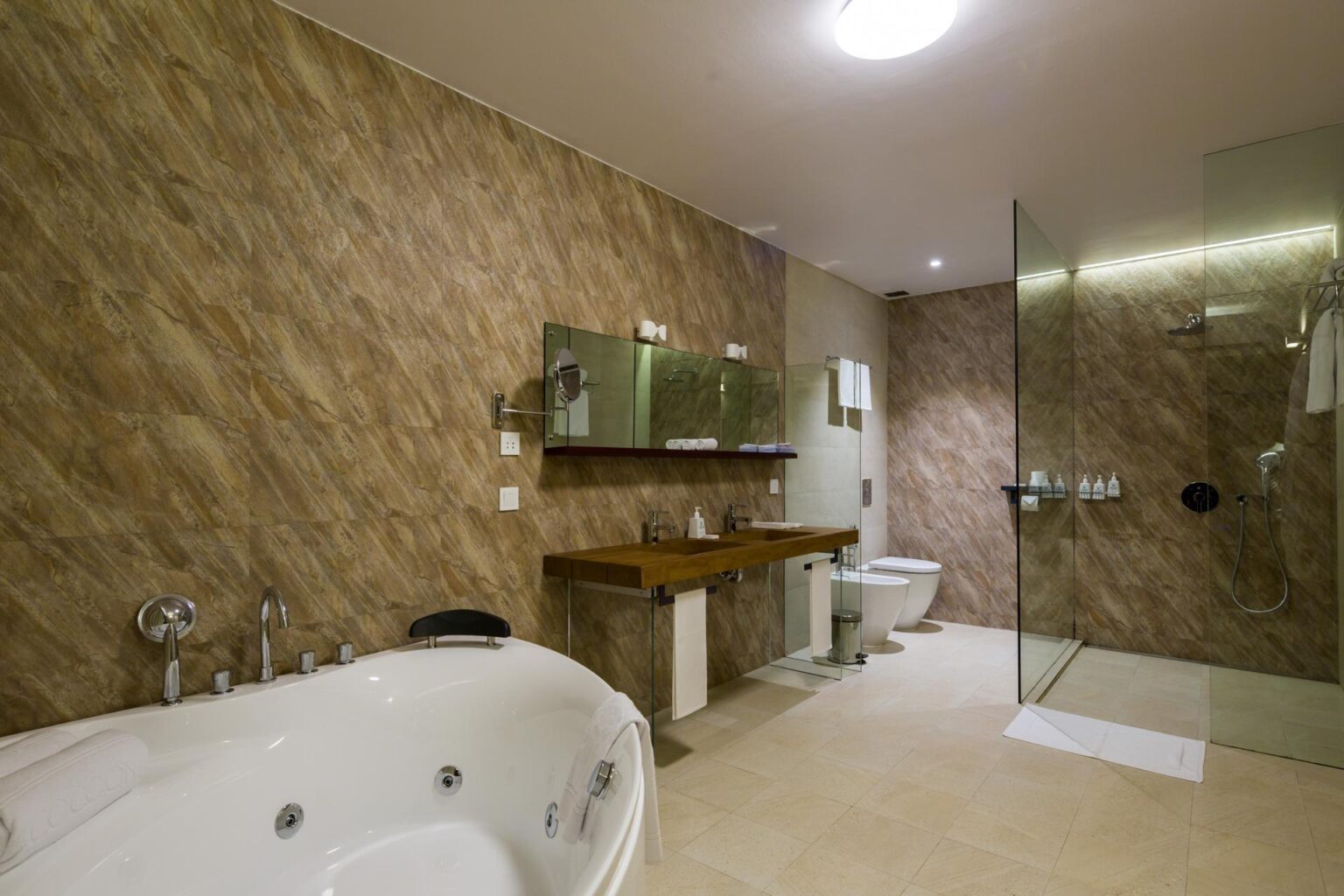 Lagoon-Suite-3.jpg