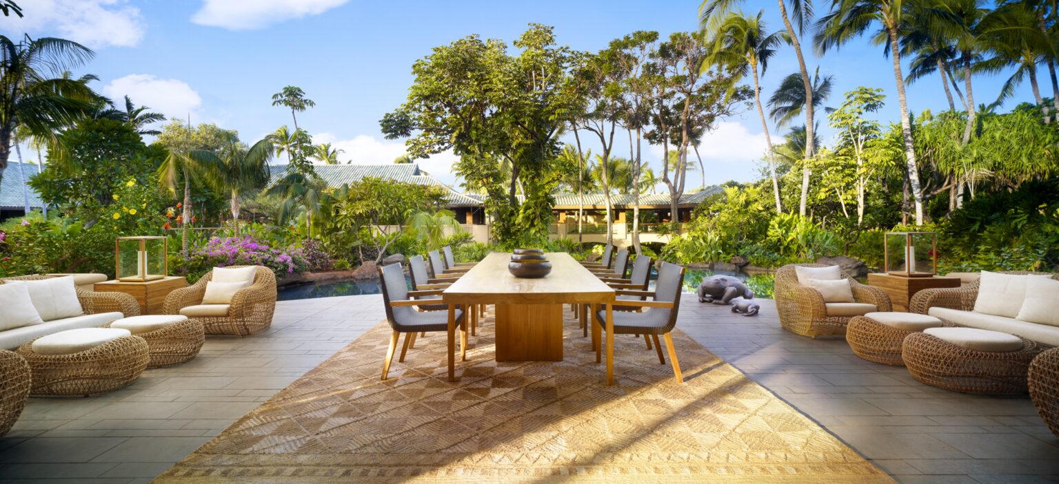 jadalnia na zewnątrz Four Seasons Resort Lanai