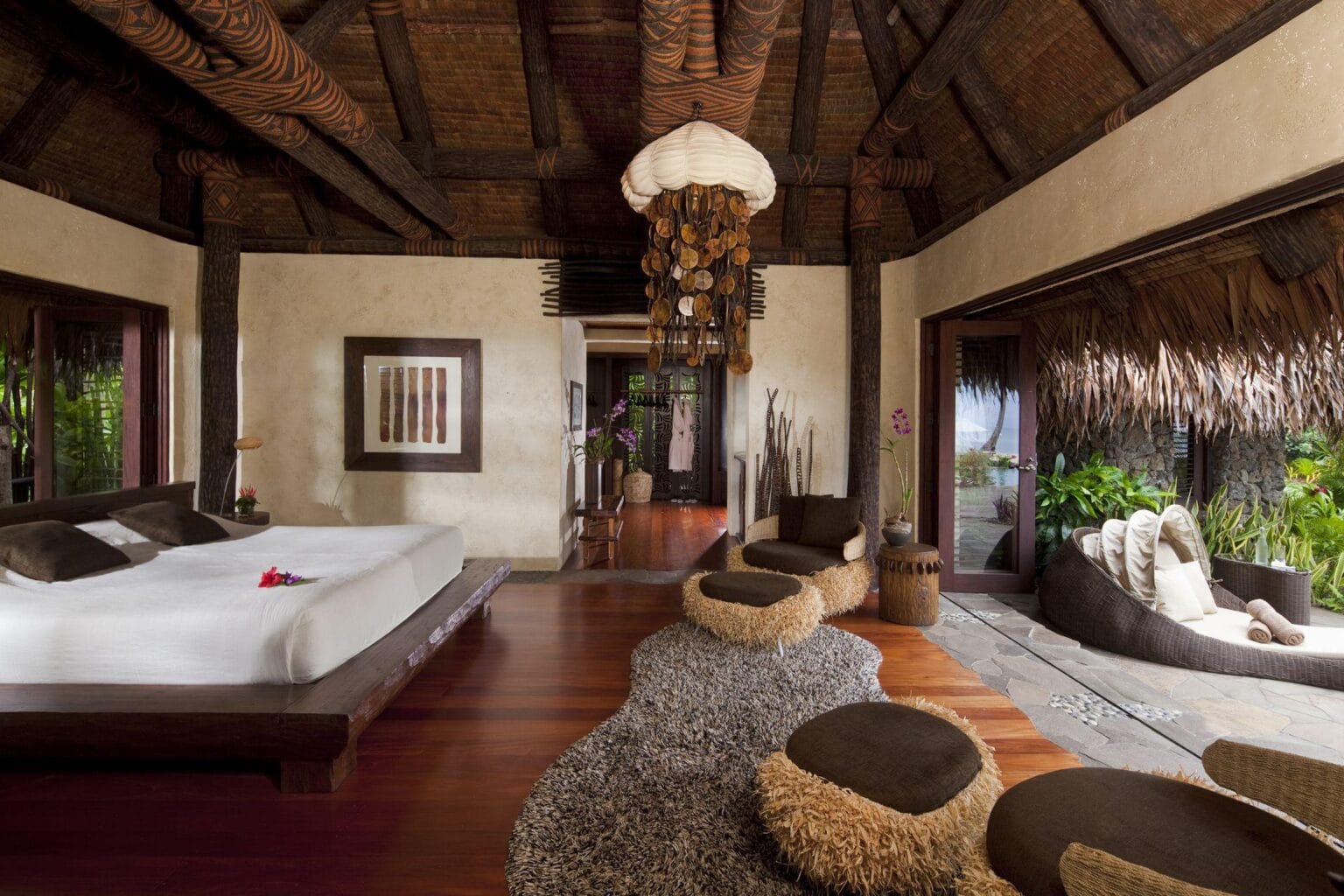 Laucala_plantation_villa_bedroom1.jpg