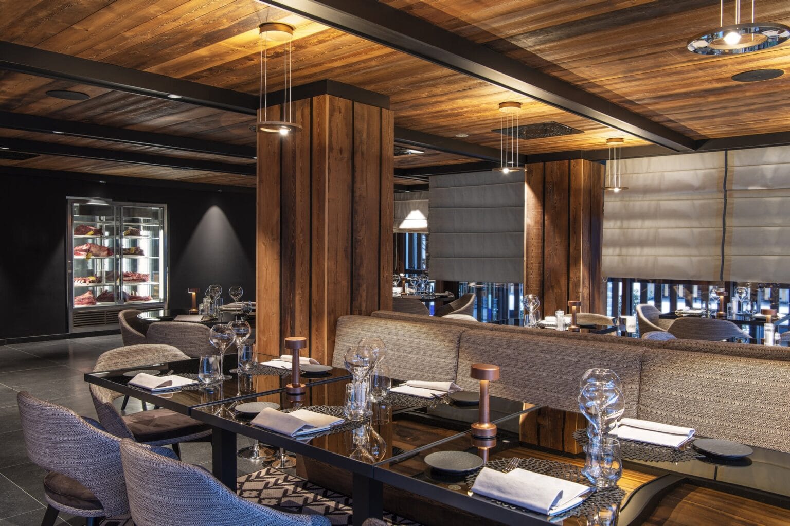 Le-Massif_Cervo-Rosso-Steakhouse.jpg