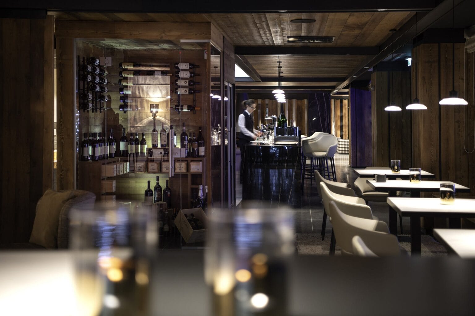 Le-Massif_Del-Gigante-Bar_Wine-Cellar.jpg