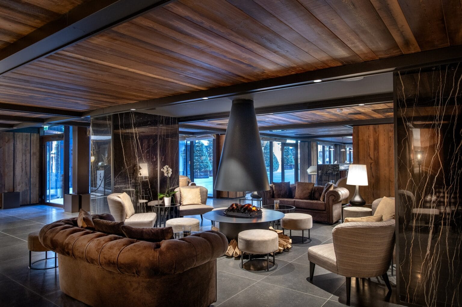 Le-Massif_The-Lounges_2.jpg