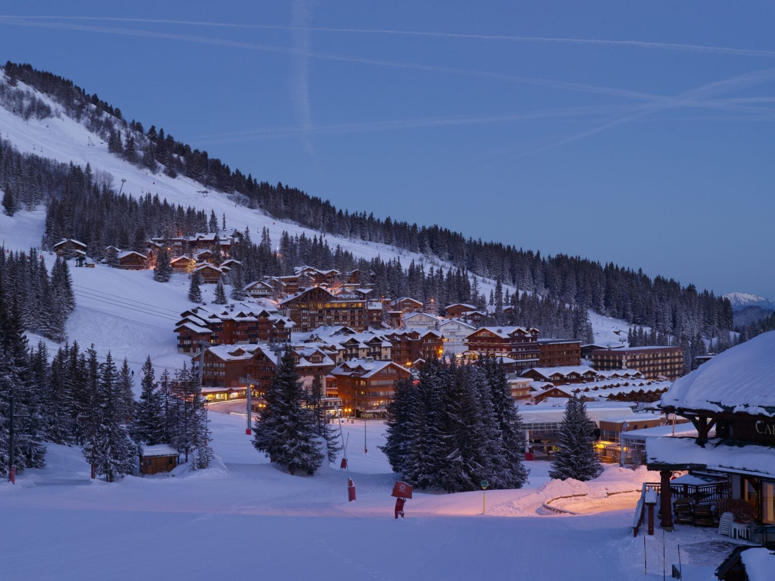 Le-Melezin-France-Courchevel-Village-Night_High-Res_6400.jpg