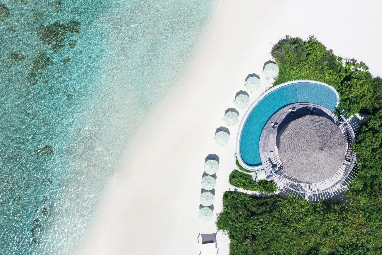 Le-Meridien-Maldives-Resort-Spa-luksusowe-hotele-na-Malediwach-ekskluzywne-wczasy-na-Malediwach-wycieczki-na-Malediwy-szyte-na-miare-20.jpg