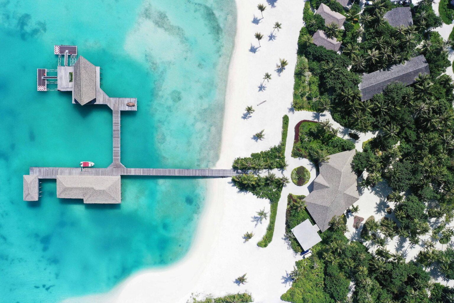 Le-Meridien-Maldives-Resort-Spa-luksusowe-hotele-na-Malediwach-ekskluzywne-wczasy-na-Malediwach-wycieczki-na-Malediwy-szyte-na-miare-3.jpg