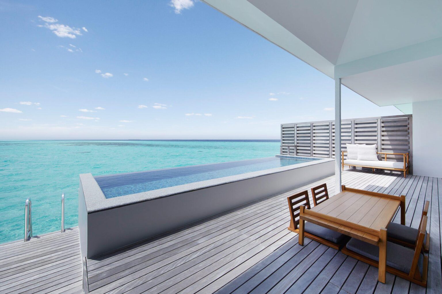 Le-Meridien-Maldives-Resort-Spa-luksusowe-hotele-na-Malediwach-ekskluzywne-wczasy-na-Malediwach-wycieczki-na-Malediwy-szyte-na-miare-45.jpg