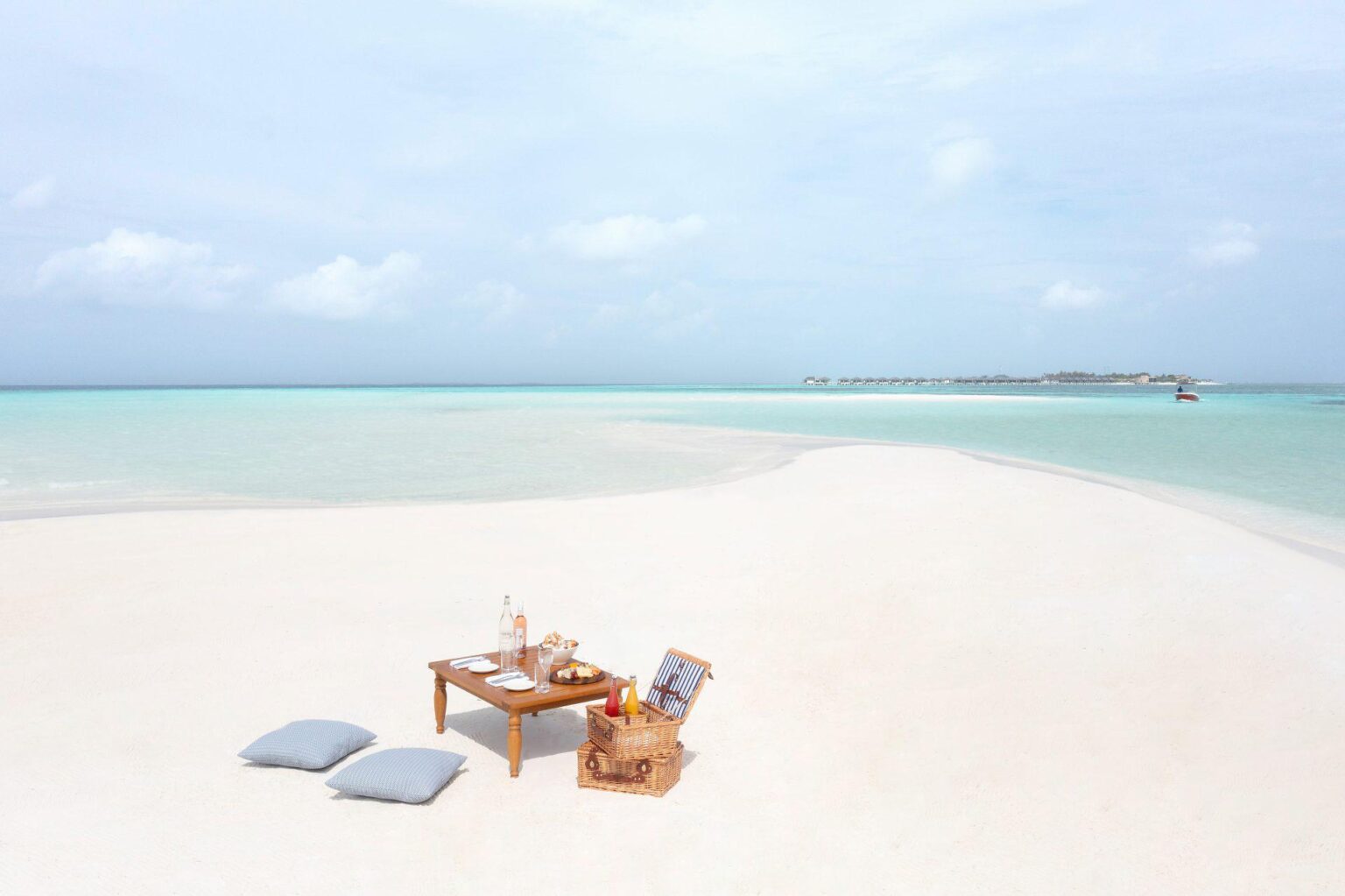 Le-Meridien-Maldives-Resort-Spa-luksusowe-hotele-na-Malediwach-ekskluzywne-wczasy-na-Malediwach-wycieczki-na-Malediwy-szyte-na-miare-8.jpg
