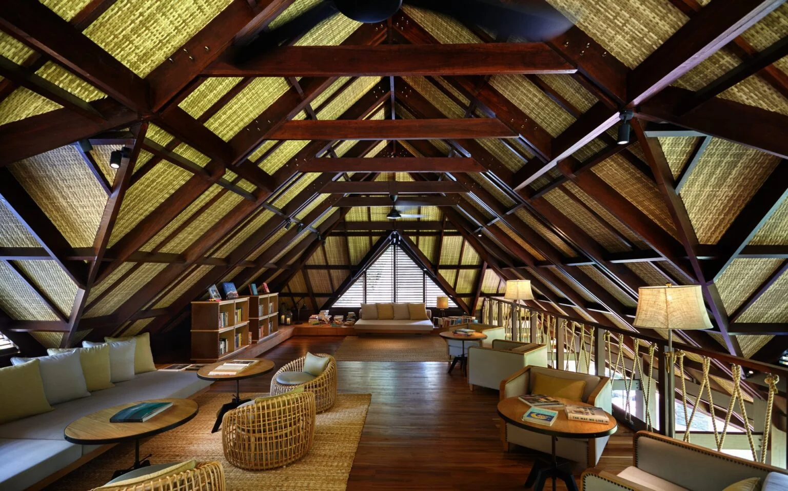 Library_6686-ORIGINAL.jpg