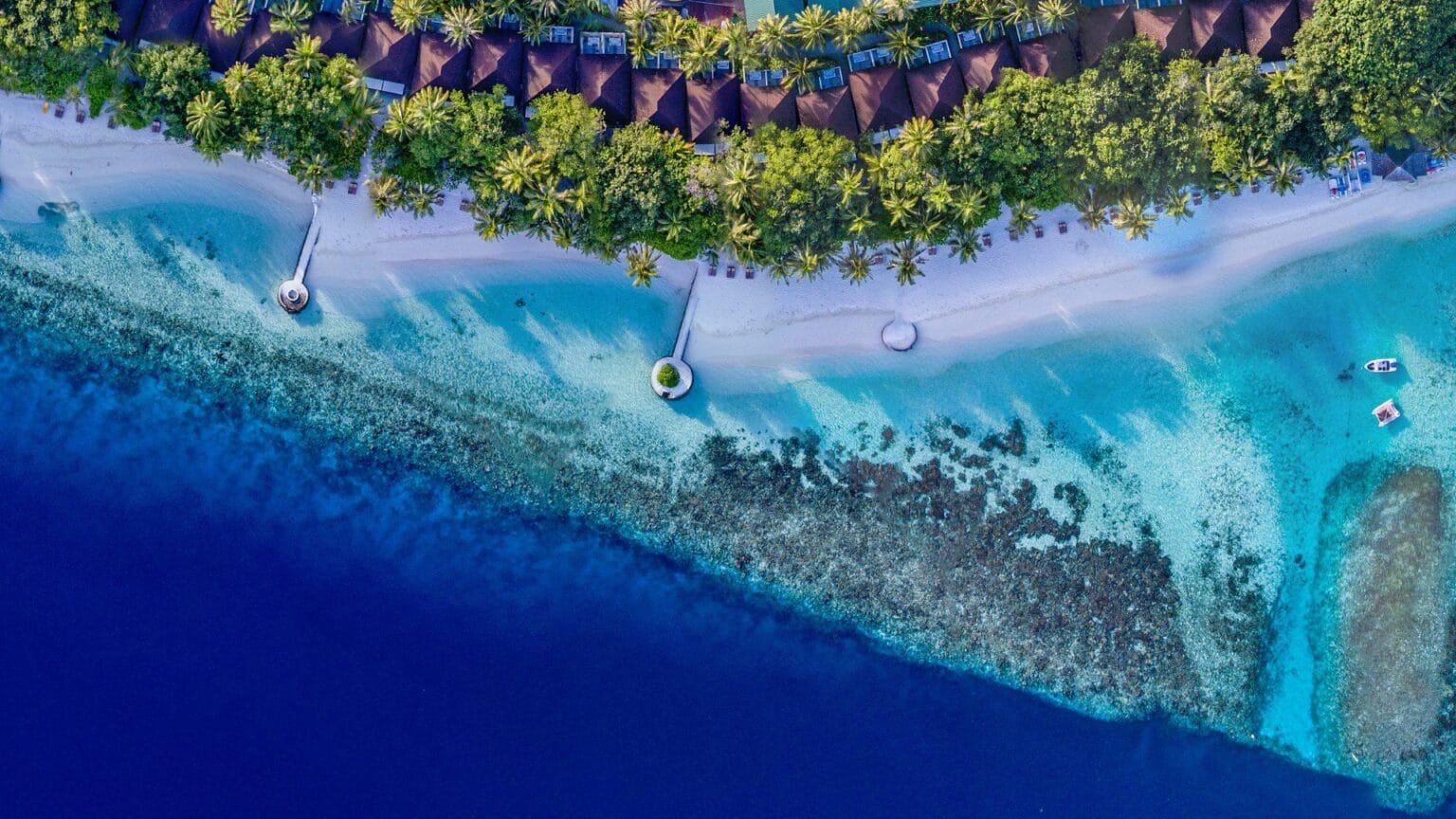 Lily-Beach-Maldives-luksusowe-hotele-na-Malediwach-ekskluzywne-wczasy-na-Malediwach-wakacje-z-rodzina-na-Malediwach-21.jpg