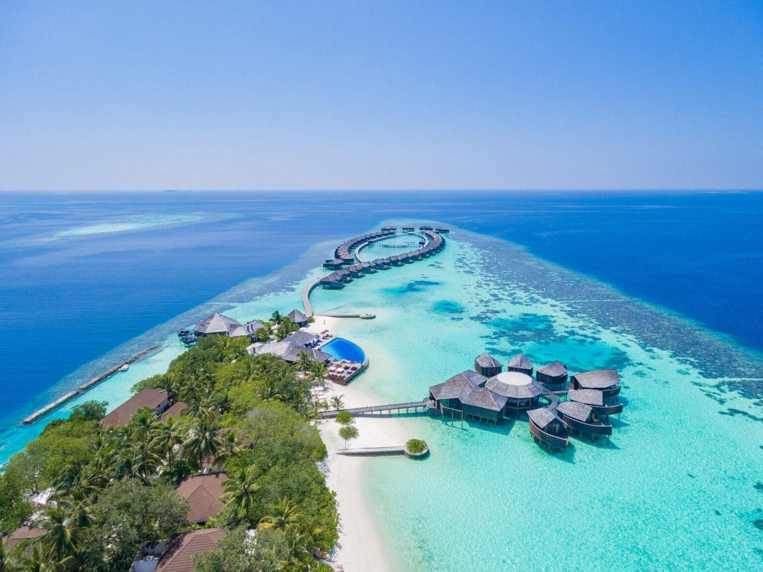 Lily-Beach-Maldives-luksusowe-hotele-na-Malediwach-ekskluzywne-wczasy-na-Malediwach-wakacje-z-rodzina-na-Malediwach-26.jpg