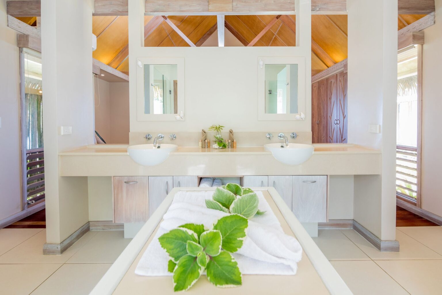 Little-Polynesian-Resort-His-Hers-Bathroom.jpg