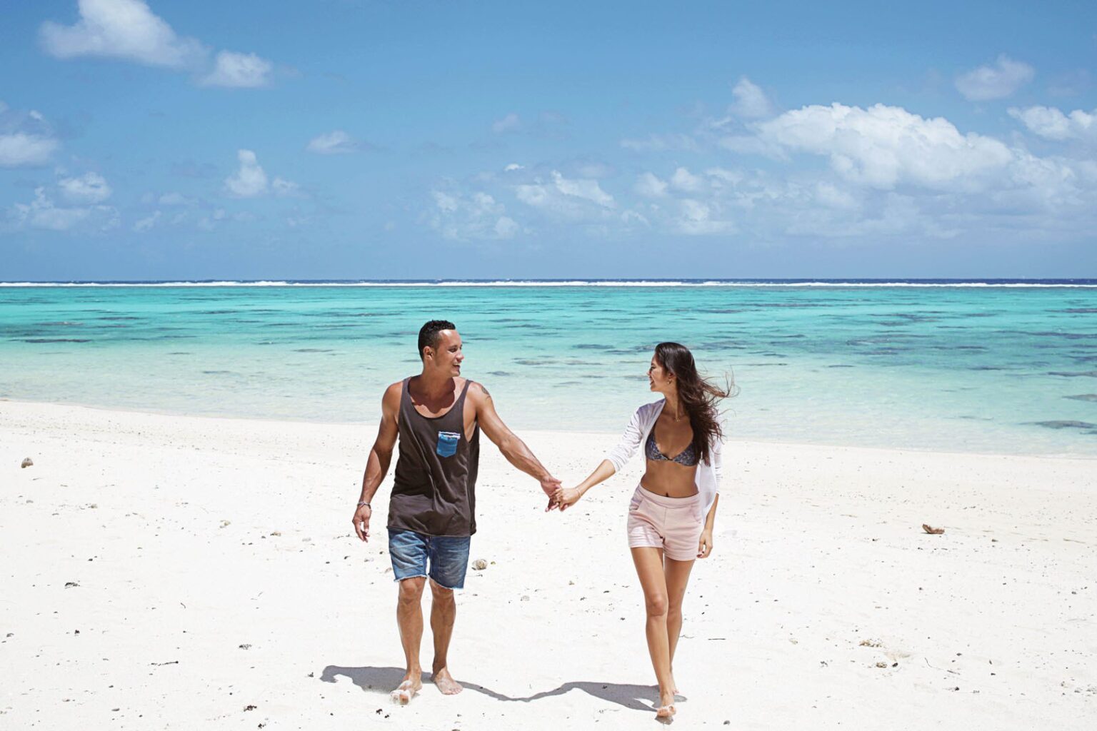 Little-Polynesian-Resort-Romance.jpg