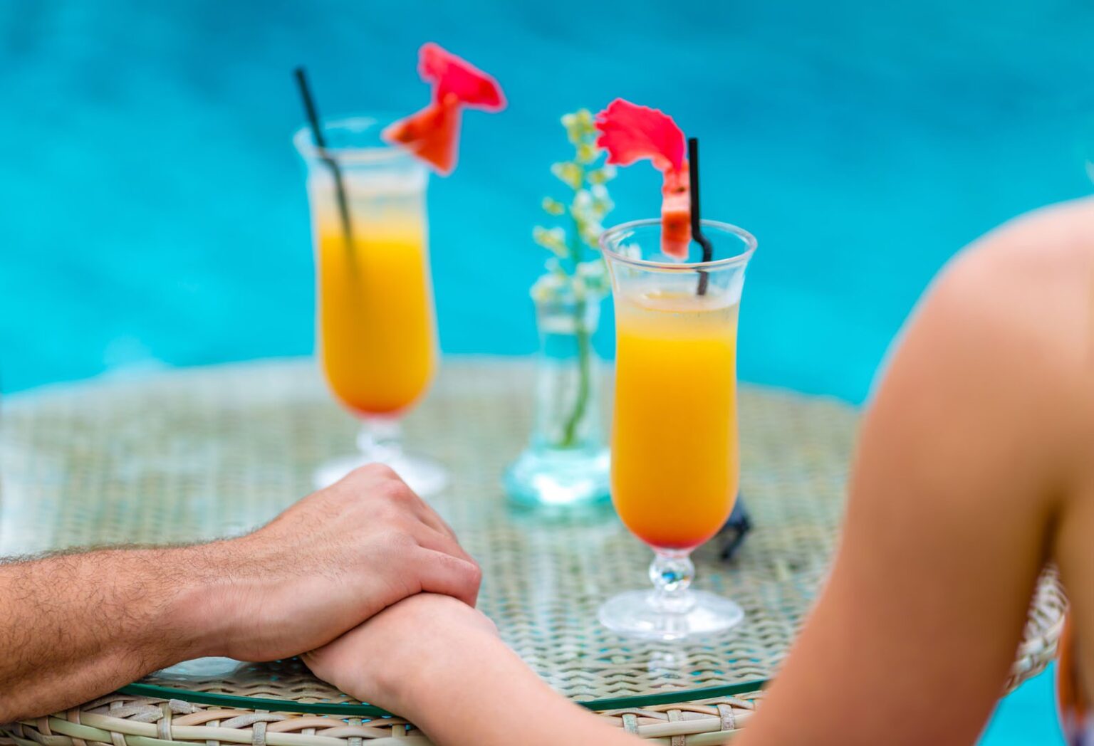 Little-Polynesian-Resort_Couple_Poolside-Cocktail-1.jpg