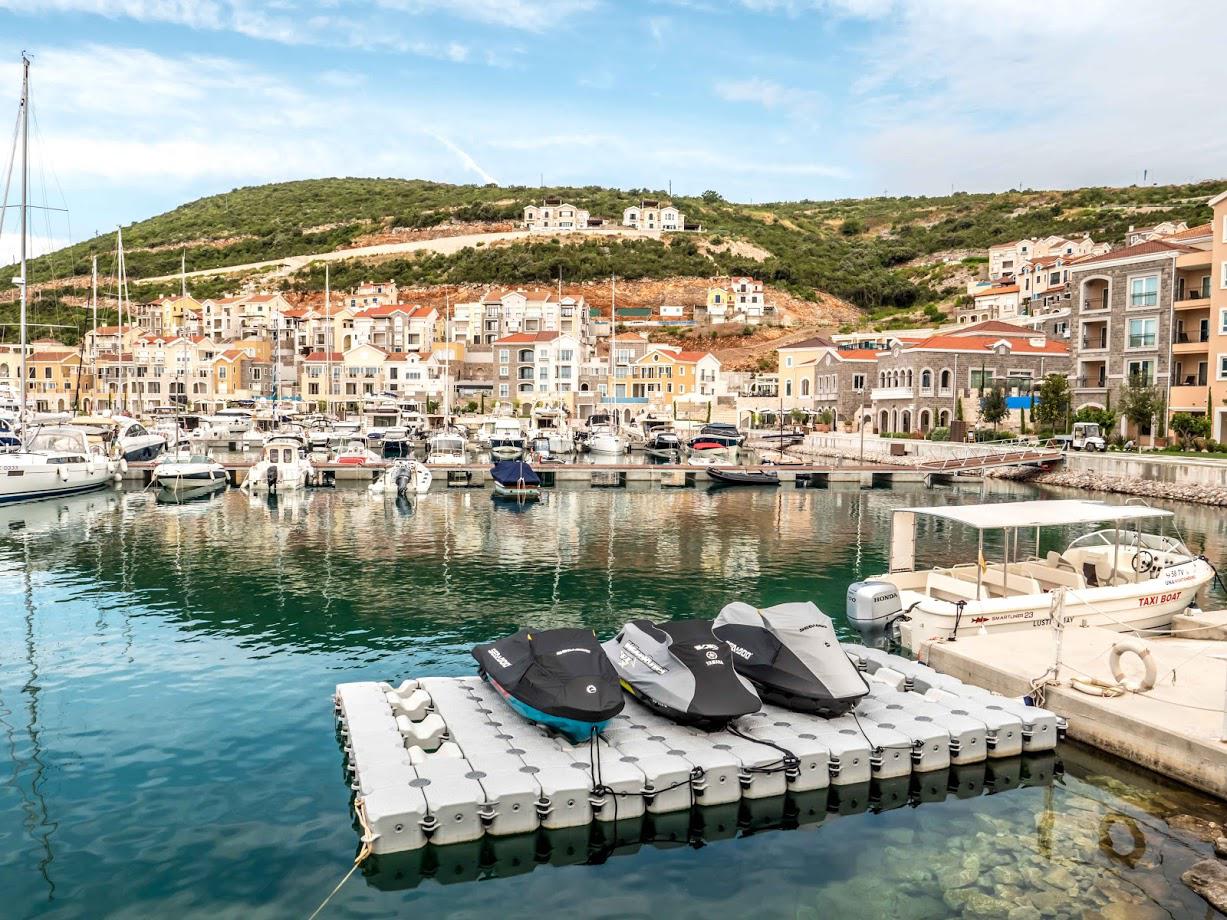 Port Lustica Bay
