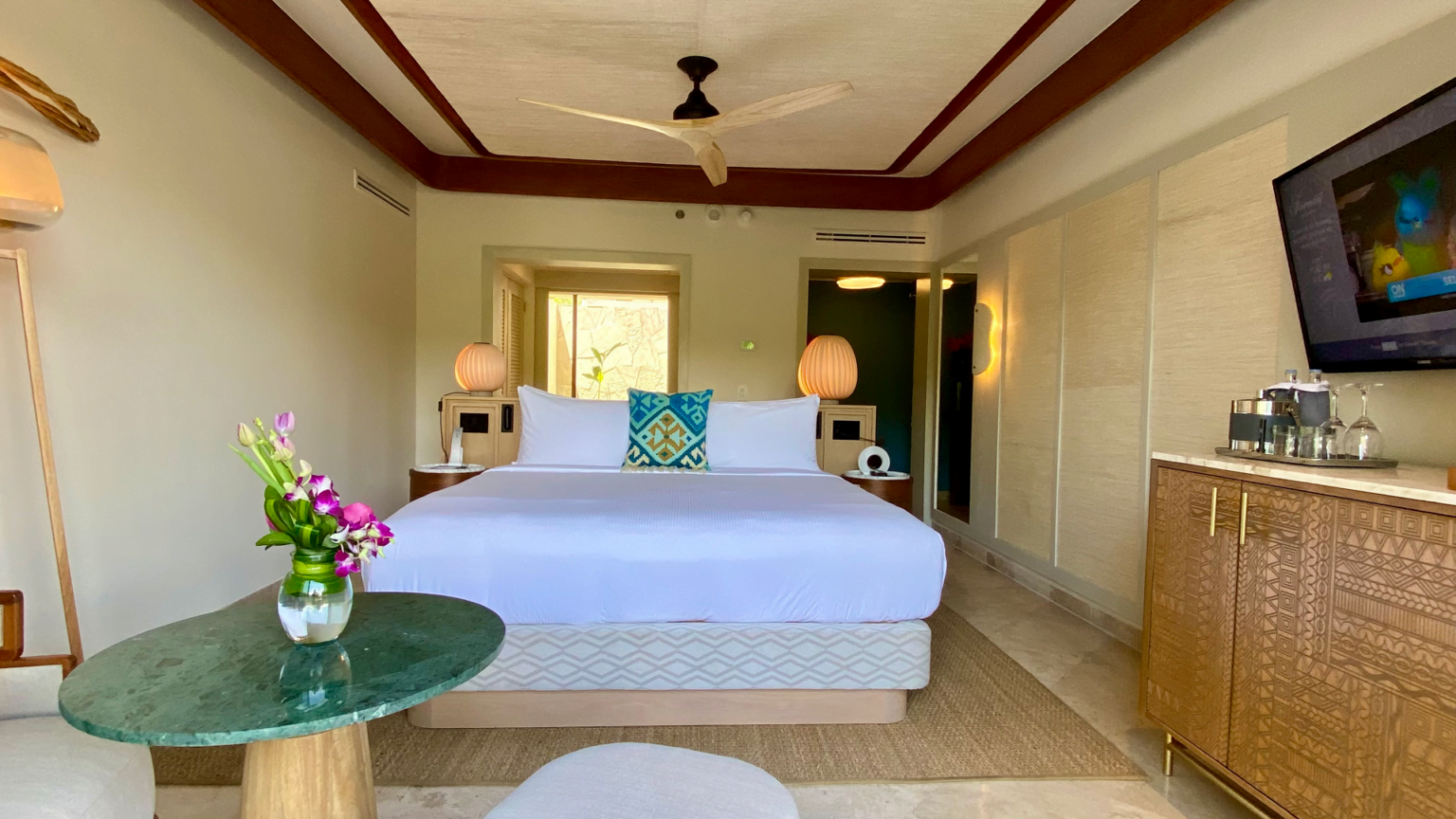 Luxury-Signature-Casita-Room-Bedroom.png