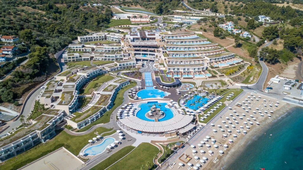 Miraggio Thermal Spa Resort, готель з доглядом за дітьми в Греції, готель, розташований на південно-західному узбережжі півострова Кассандра