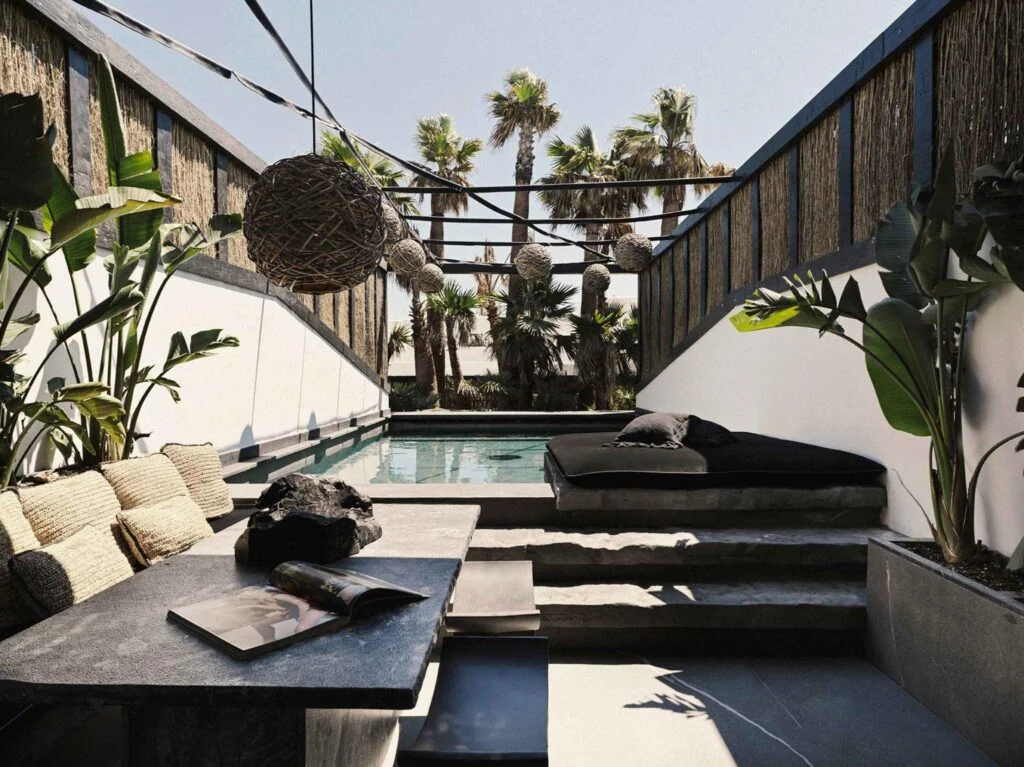 Myconian O, лучшая средиземноморская кухня, отель только для взрослых на Миконосе, отель на вершине холма на Миконосе с видом на Эгейское море