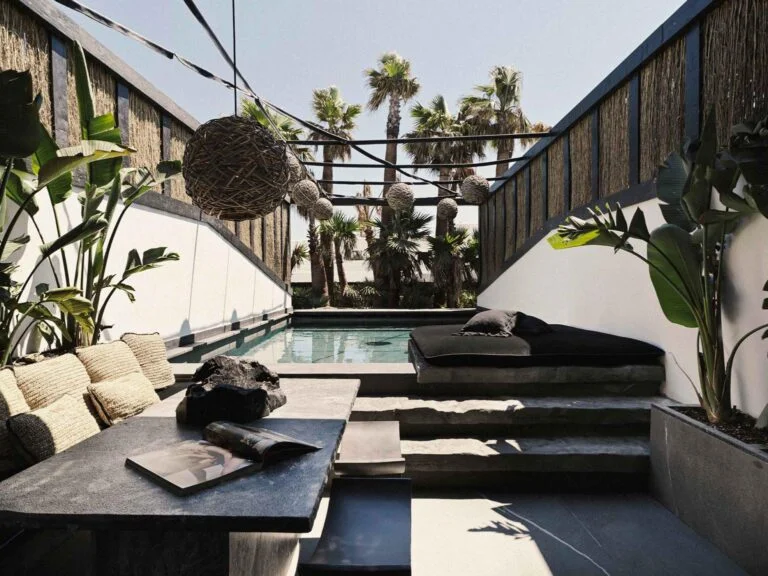 Myconian O, лучшая средиземноморская кухня, отель только для взрослых на Миконосе, отель на вершине холма на Миконосе с видом на Эгейское море