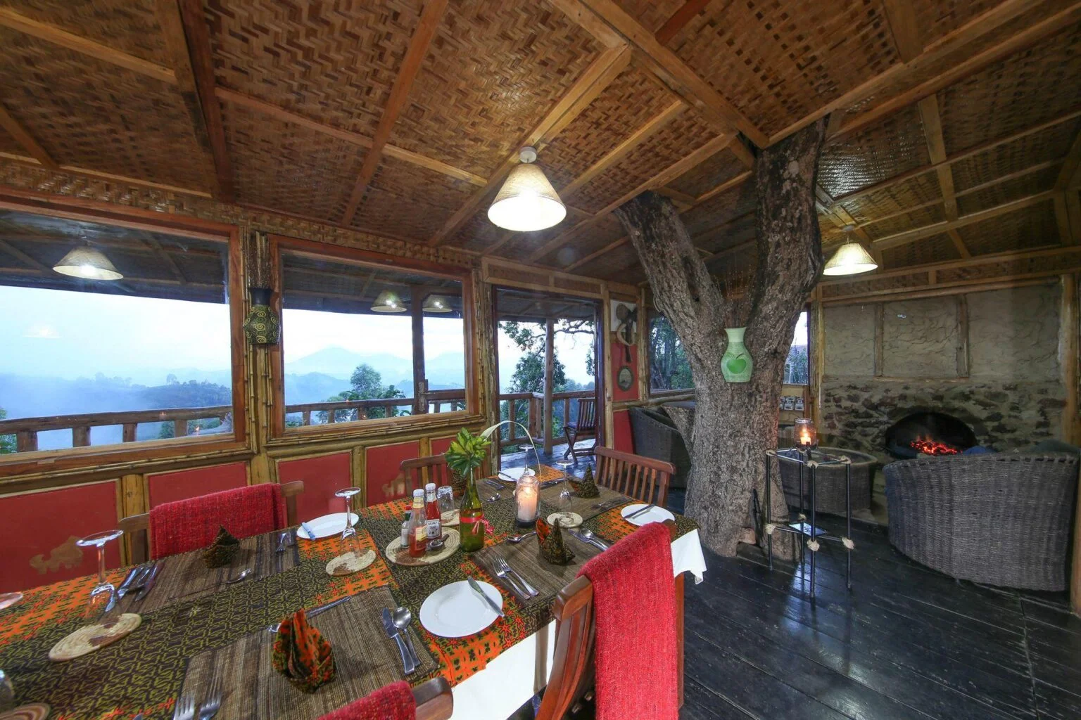 NBGL-dining-ATMOSPHERE.jpg