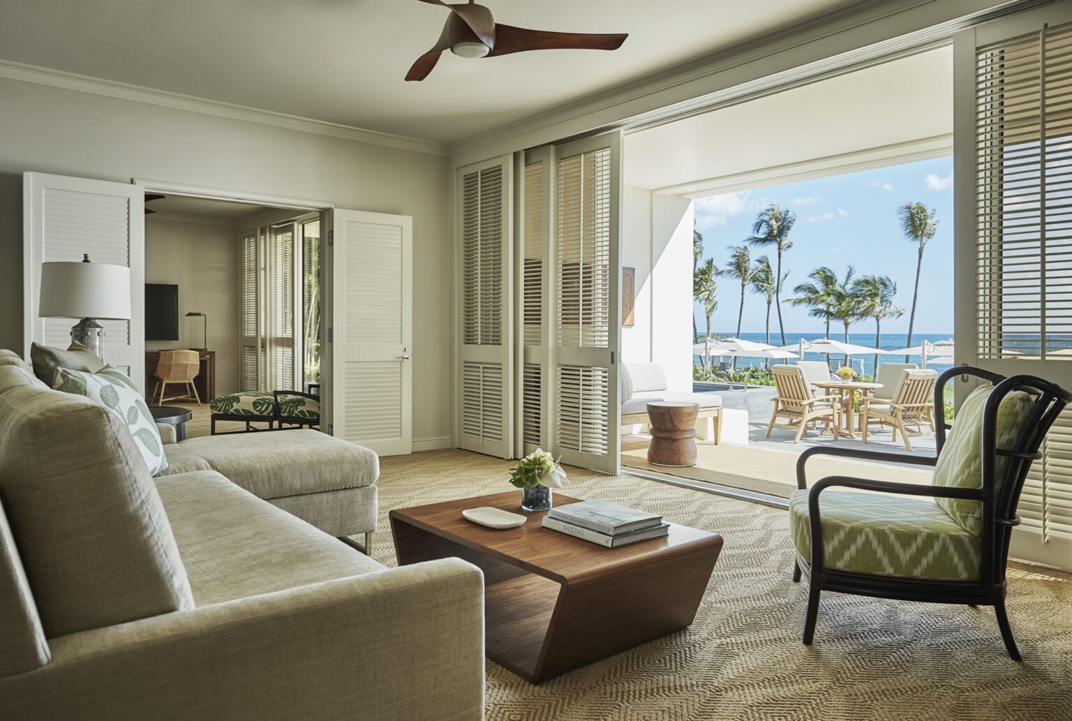 Four Seasons Resort Oahu at Ko Olina salon z widokiem na ocean