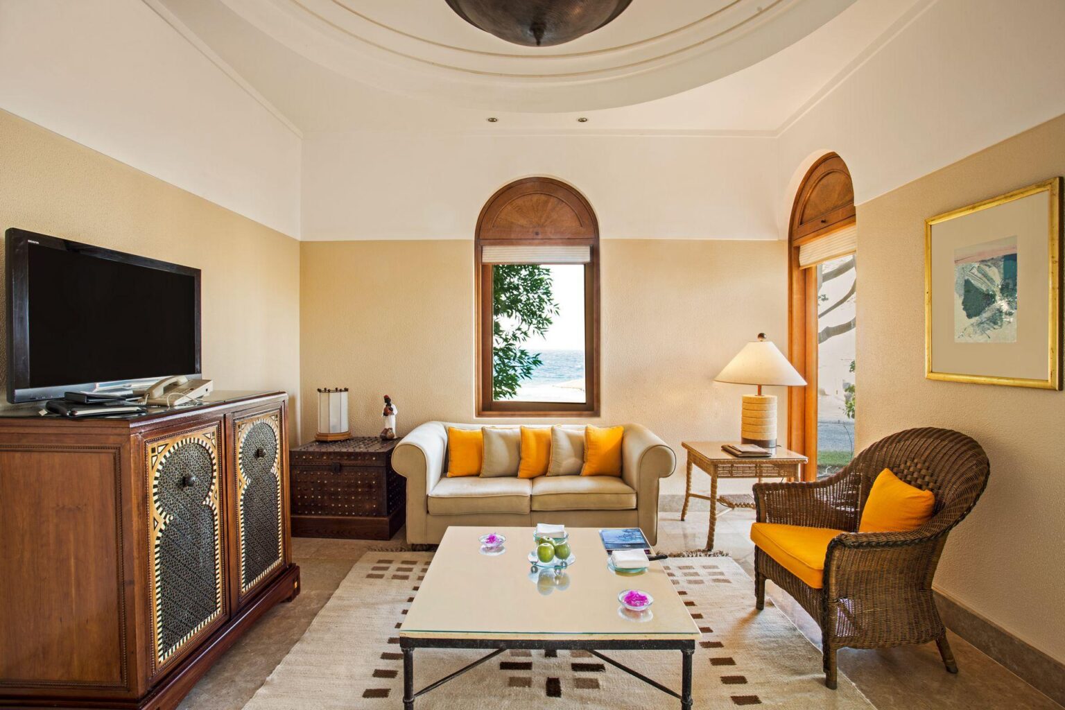 Oberoi-Sahl-Hasheesh-Deluxe-suite.jpg