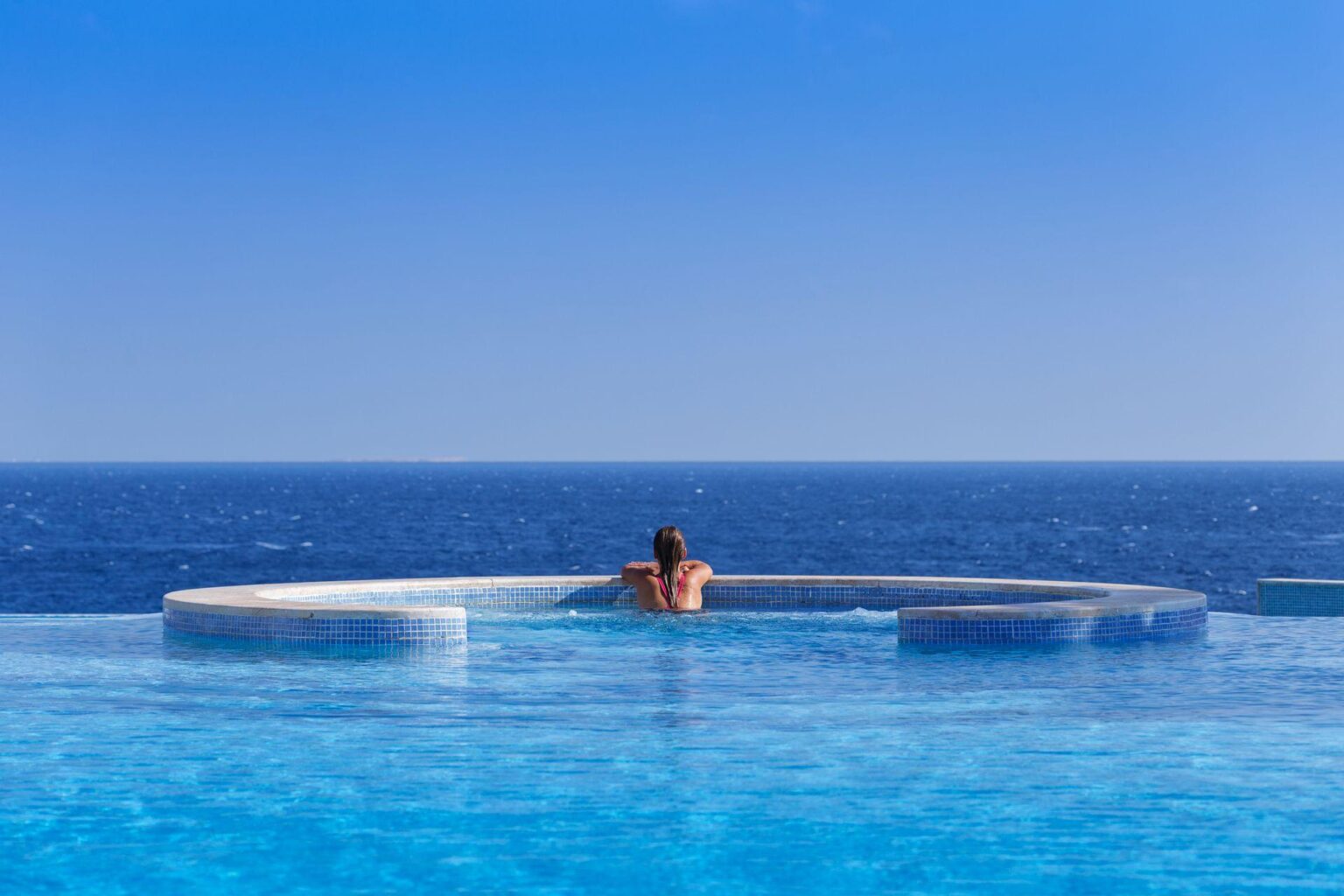 Oberoi-Sahl-Hasheesh-Pool-with-model.jpg