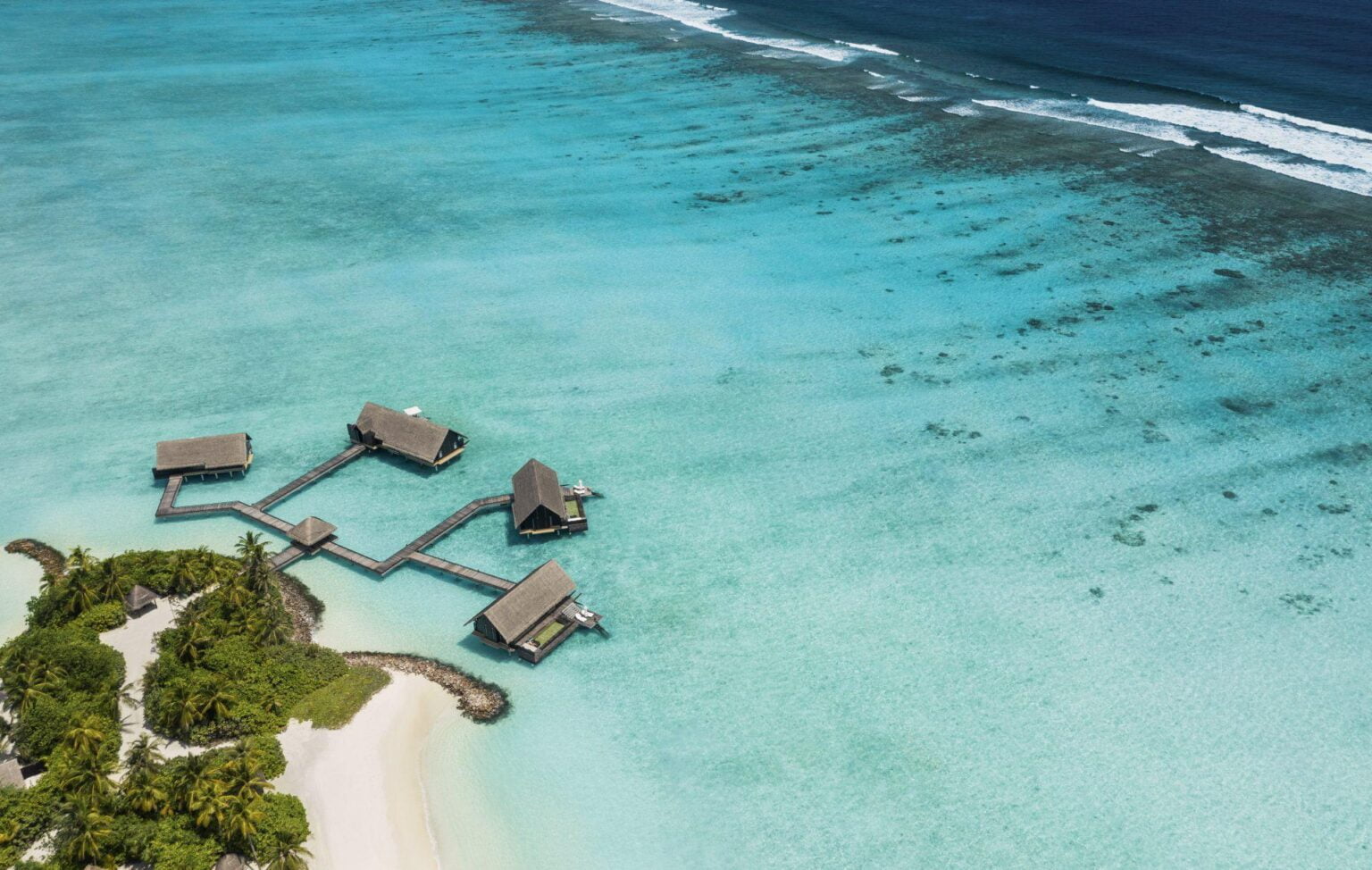 tarasy i domki na wodzie z lotu ptaka