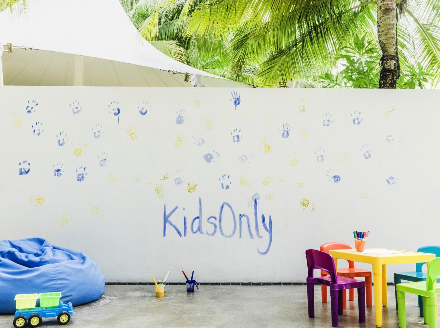 OneOnly_ReethiRah_KidsOnly_HandPaintingWall.jpg